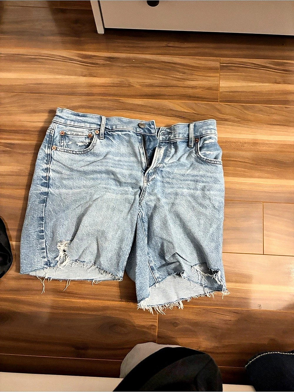 American Eagle The Perfect Bermuda Short Denim Shorts Blue Size 2